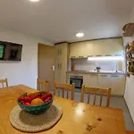 Дом отдыха Hillside Haven With Sauna And Hot-tub - One Bedroom With Sauna And Hot-tub *