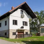 Hillside Haven With Sauna And Hot-tub - One Bedroom With Sauna And Hot-tub Holiday home Podbocje