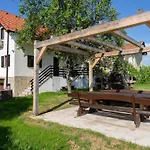 Hillside Haven With Sauna And Hot-tub - One Bedroom With Sauna And Hot-tub Holiday home Podbocje