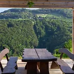 Дом отдыха Hillside Haven With Sauna And Hot-tub - One Bedroom With Sauna And Hot-tub Podbocje