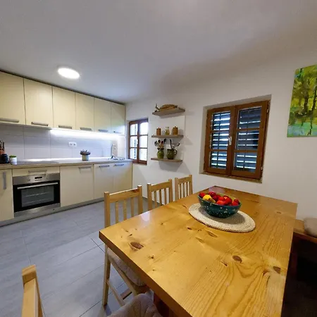 Vikendica Hillside Haven With Sauna And Hot-tub - One Bedroom With Sauna And Hot-tub *