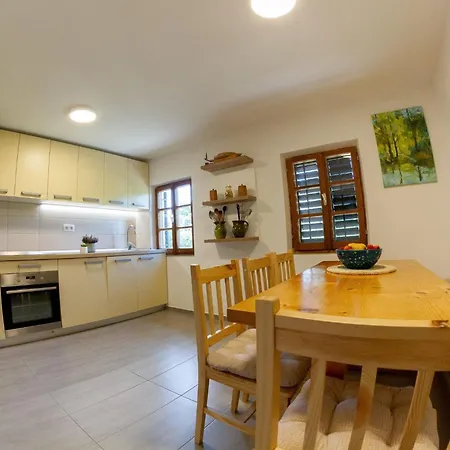 Hillside Haven With Sauna And Hot-tub - One Bedroom With Sauna And Hot-tub Holiday home Podbocje