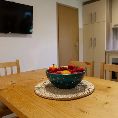 Vikendica Hillside Haven With Sauna And Hot-tub - One Bedroom With Sauna And Hot-tub Podbocje