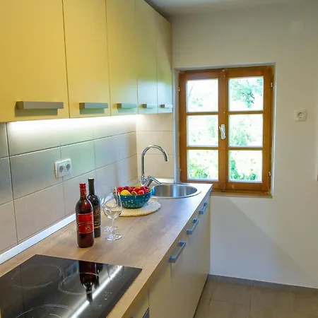 Hillside Haven With Sauna And Hot-tub - One Bedroom With Sauna And Hot-tub Prázdninový dům Podbocje