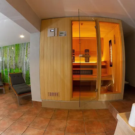 Hillside Haven With Sauna And Hot-tub - One Bedroom With Sauna And Hot-tub *