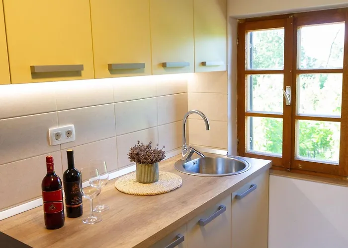 Hillside Haven With Sauna And Hot-tub - One Bedroom With Sauna And Hot-tub