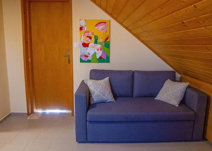 Hillside Haven With Sauna And Hot-tub - One Bedroom With Sauna And Hot-tub *