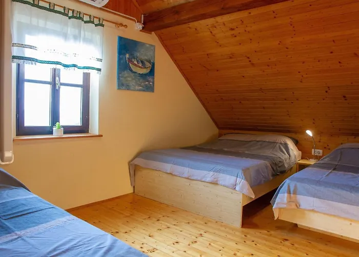 Hillside Haven With Sauna And Hot-tub - One Bedroom With Sauna And Hot-tub * Podbocje