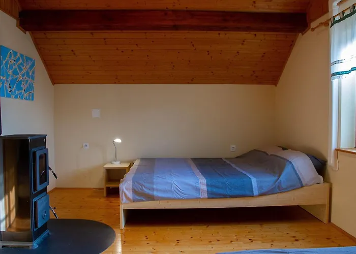 Hillside Haven With Sauna And Hot-tub - One Bedroom With Sauna And Hot-tub *