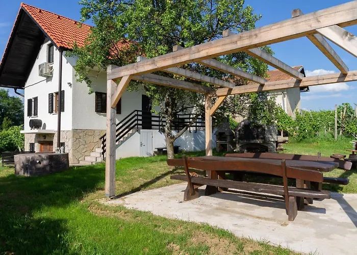 Hillside Haven With Sauna And Hot-tub - One Bedroom With Sauna And Hot-tub Vikendica Podbocje