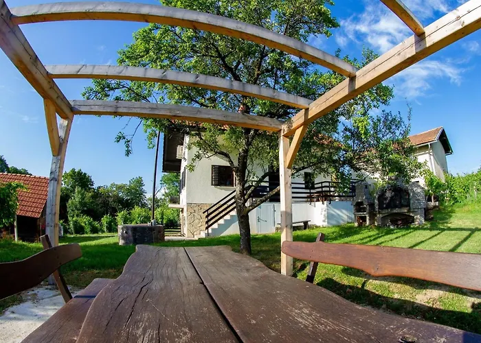 Vikendica Hillside Haven With Sauna And Hot-tub - One Bedroom With Sauna And Hot-tub Podbocje