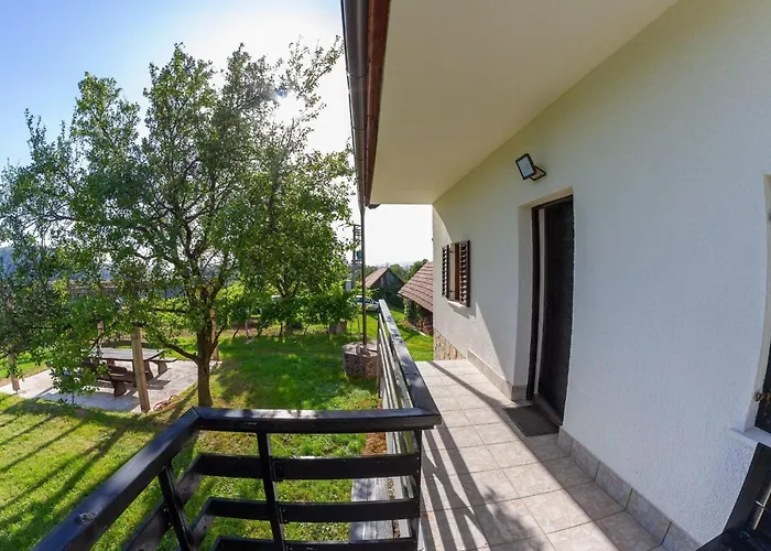 別荘 Hillside Haven With Sauna And Hot-tub - One Bedroom With Sauna And Hot-tub