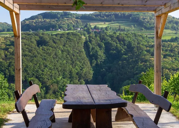 Vikendica Hillside Haven With Sauna And Hot-tub - One Bedroom With Sauna And Hot-tub Podbocje