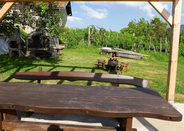 Hillside Haven With Sauna And Hot-tub - One Bedroom With Sauna And Hot-tub Vikendica