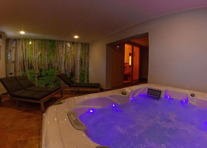 Hillside Haven With Sauna And Hot-tub - One Bedroom With Sauna And Hot-tub Vikendica *