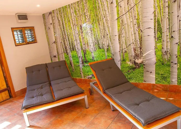 Hillside Haven With Sauna And Hot-tub - One Bedroom With Sauna And Hot-tub Podbocje