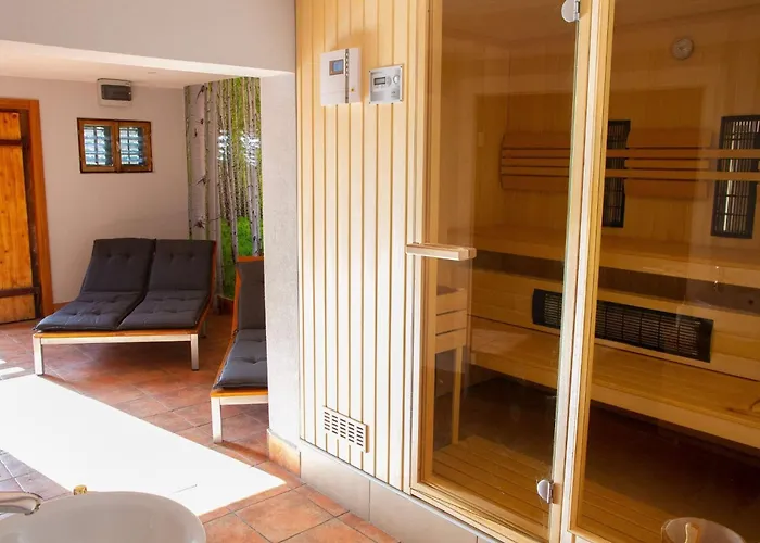 Hillside Haven With Sauna And Hot-tub - One Bedroom With Sauna And Hot-tub *